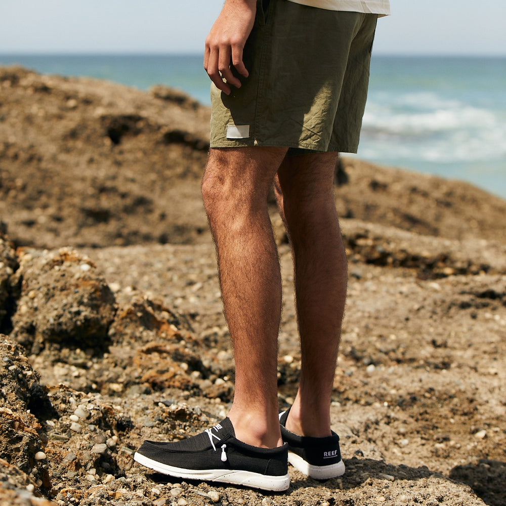 Reef Mens Cushion Coast Textile Shoes in Black/White ID 4io4WJ5d