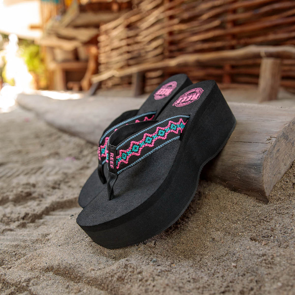Reef Womens Sandy Hi Sandals in Black/Malibu ID 5xjM5WQG