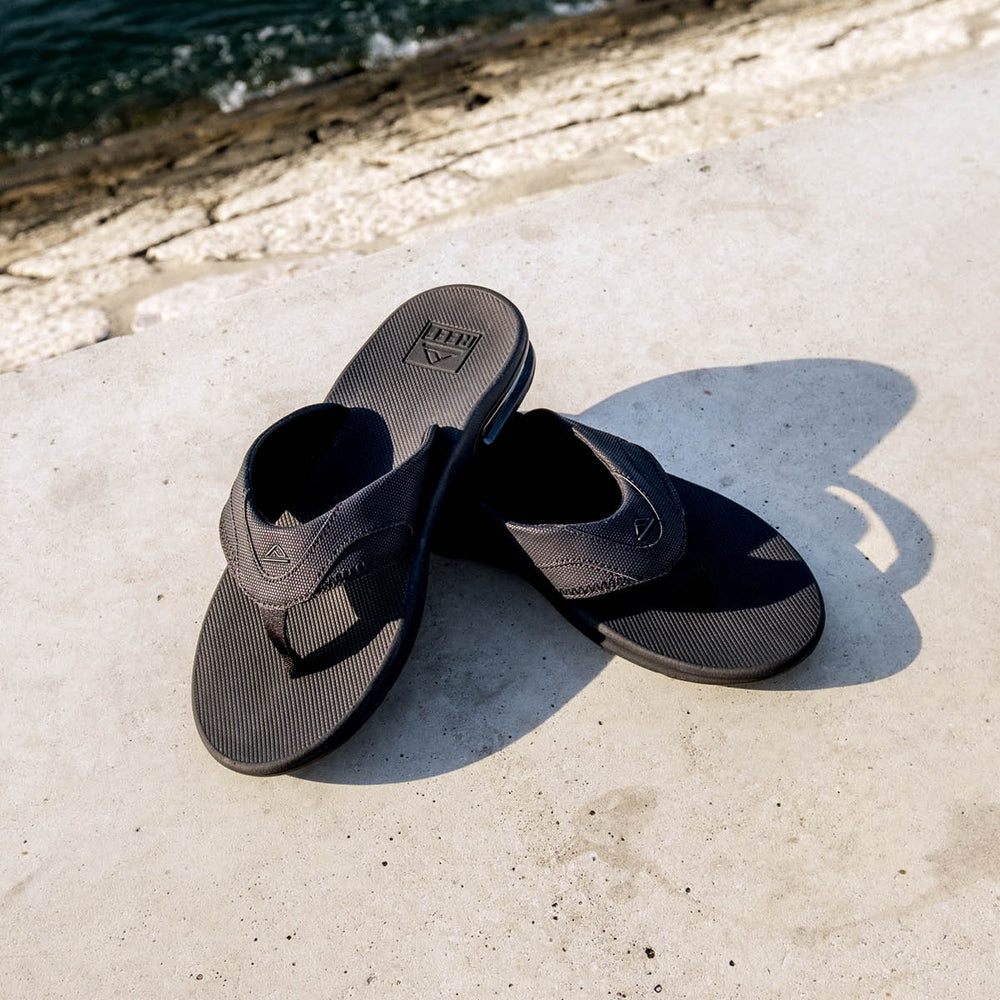 Reef Mens Fanning Flip Flops with Bottle Opener ID FXXvXHgj