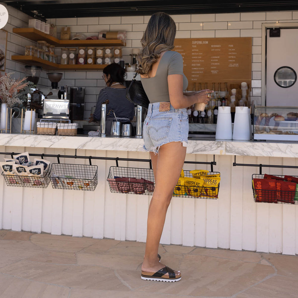 Reef Womens Cushion Bloom Hi Slides in Black/Tan ID JaTmpm61