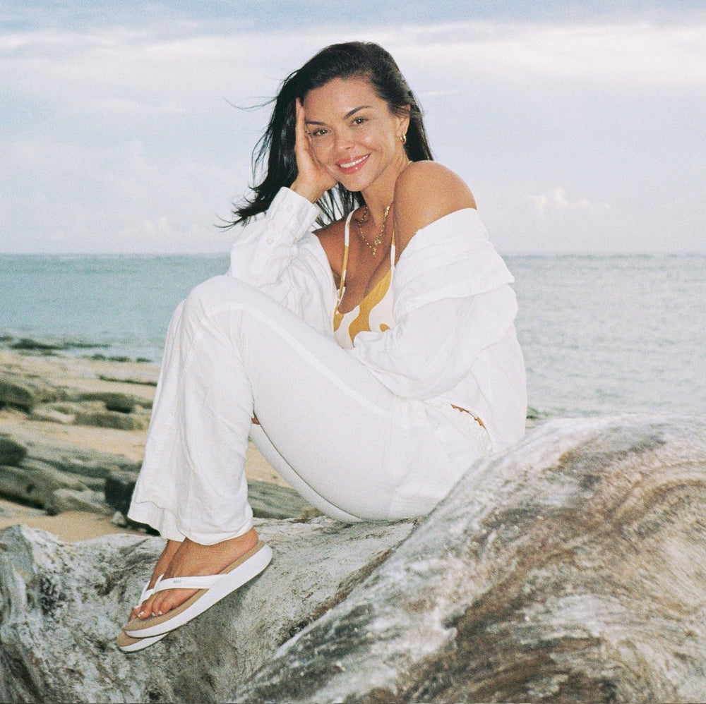 Reef Womens Cushion Cloud Sandals in White/Tan ID RD8m5f9h