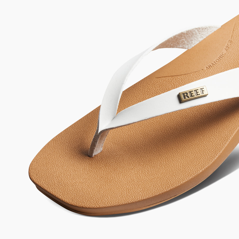 Reef Womens Cushion Lune Sandals in Cloud ID oZKNA2vR